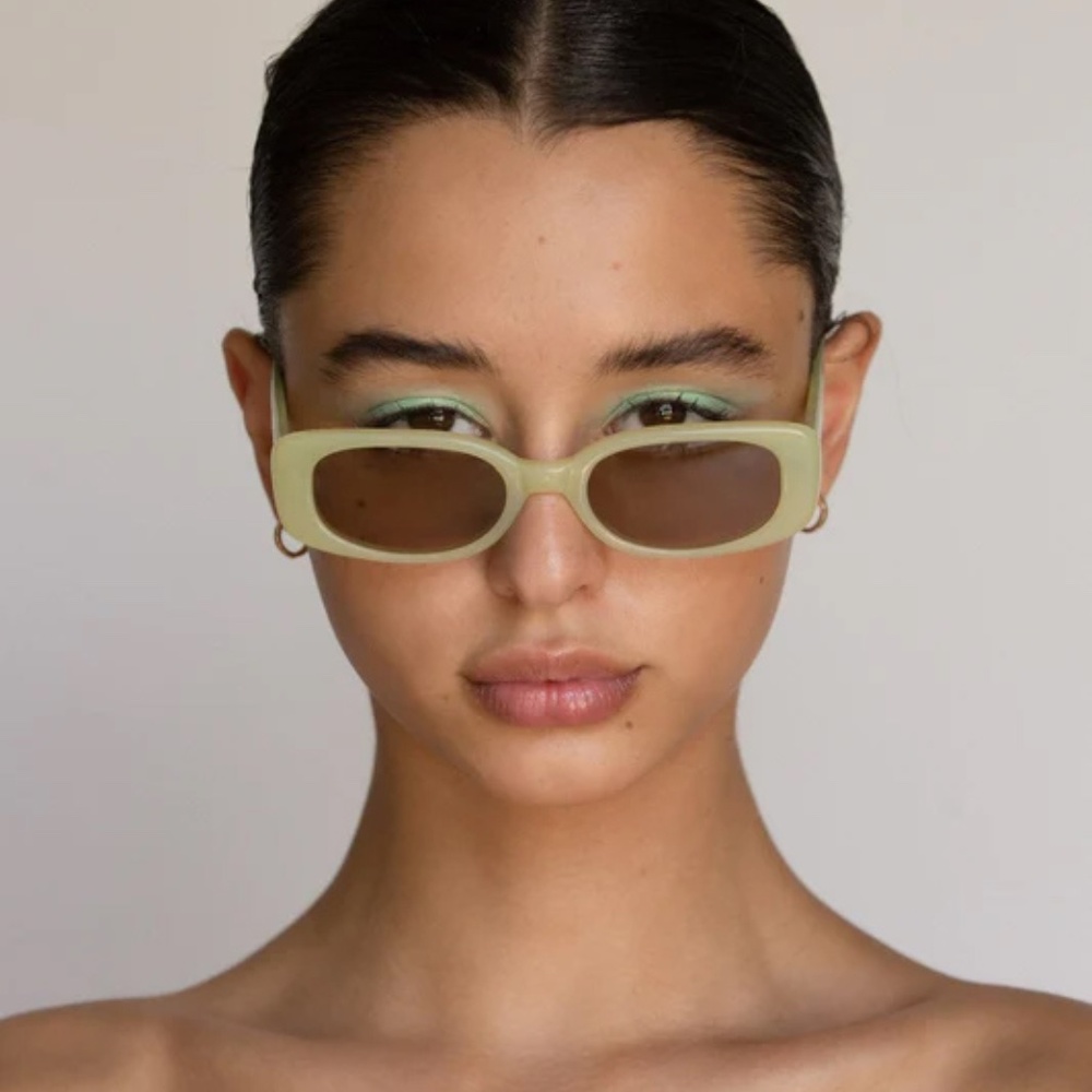 Lu Goldie Women's Retro Green Sunglasses